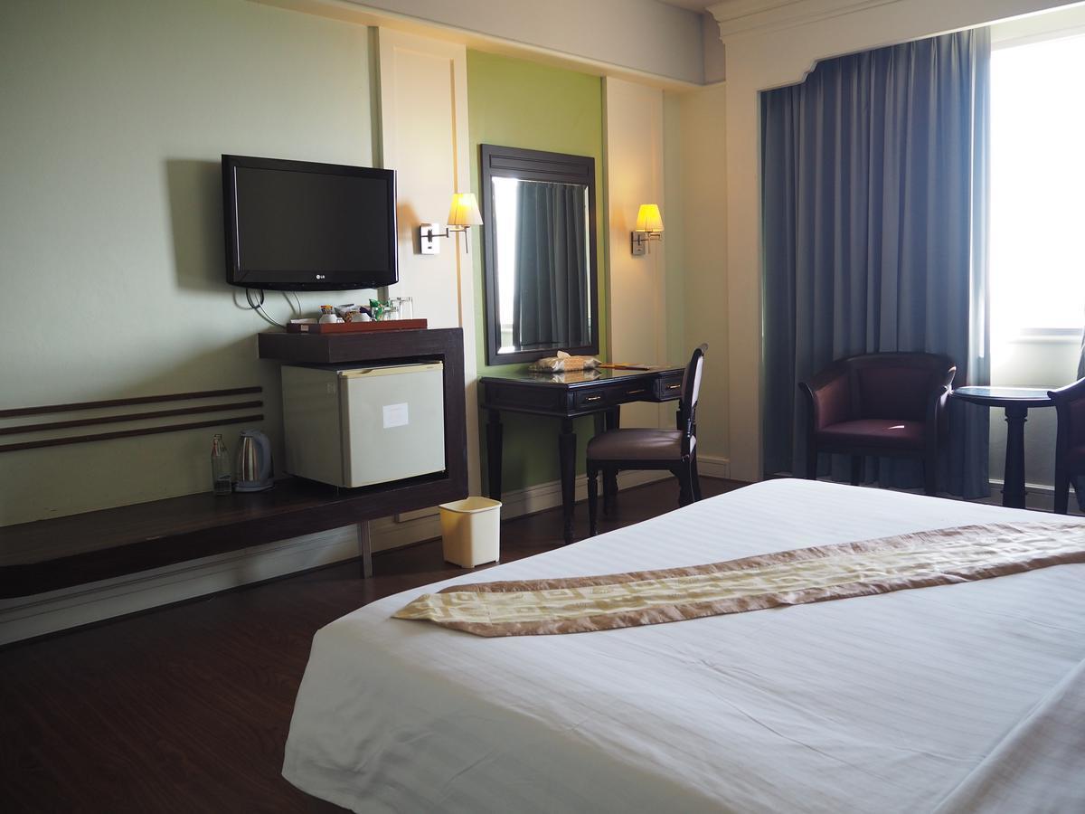 Charoen Thani Hotel, Кхон Каен Екстериор снимка