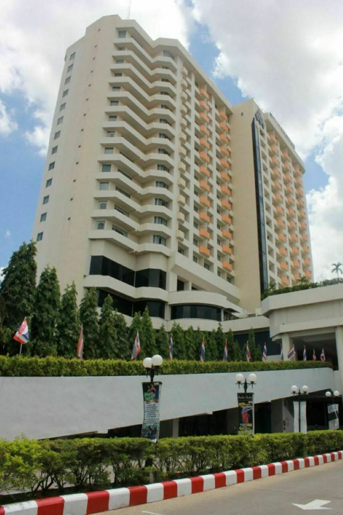 Charoen Thani Hotel, Кхон Каен Екстериор снимка